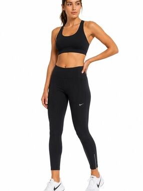 Nike Dri-FIT
Black Cropped Leggings Size
Large Ankle Zip